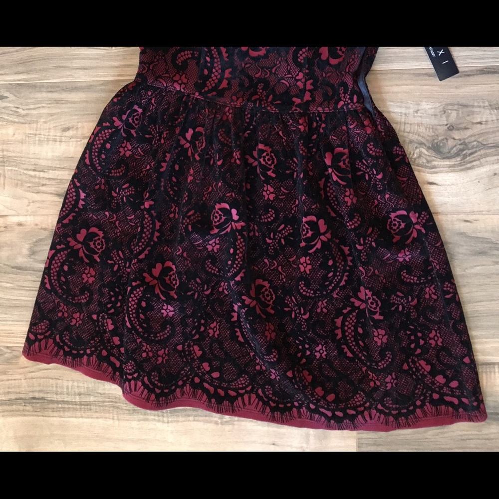 Dress - Picture 2 of 2